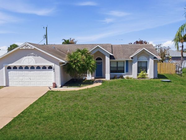 183 SW Hide Place, Port St. Lucie, FL 34953