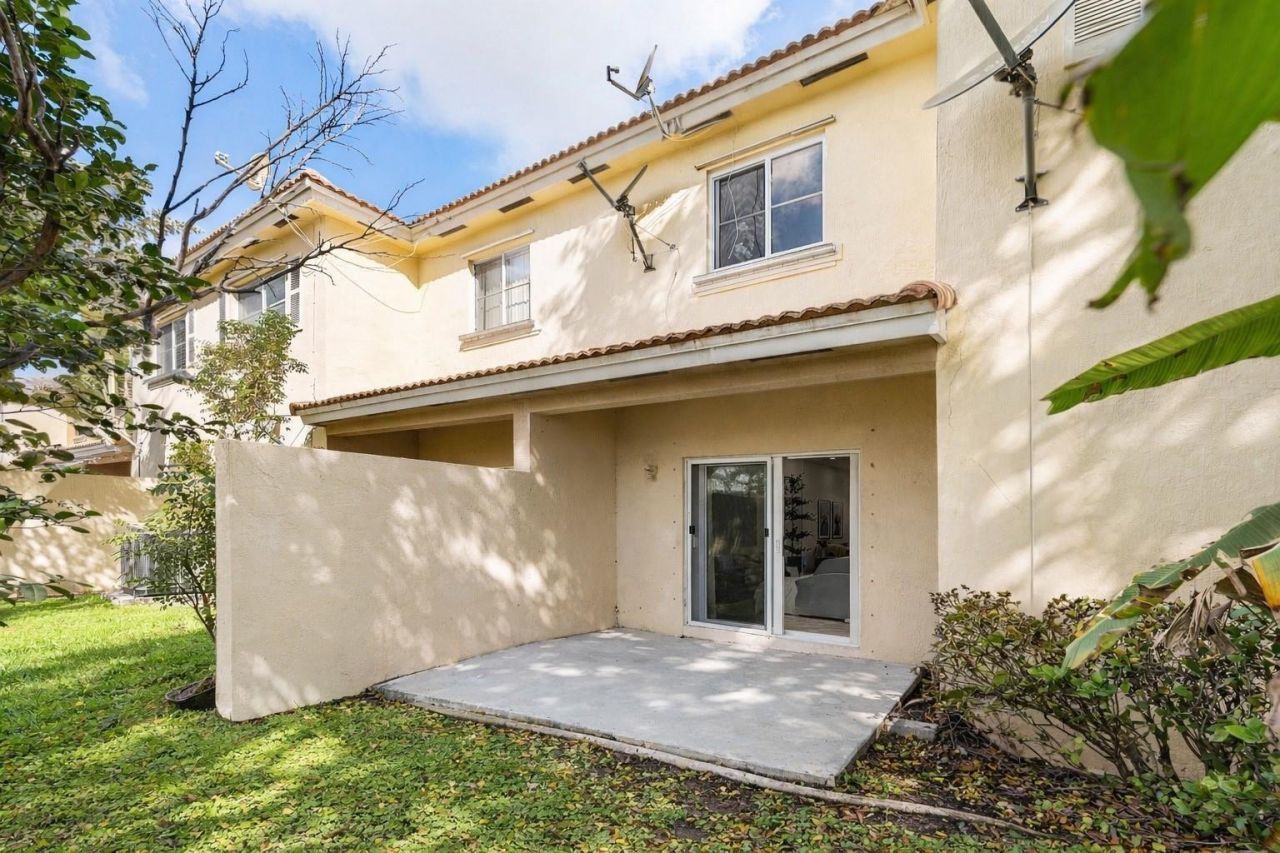 11338 NW 33rd Street, Sunrise, FL 33323 Photo