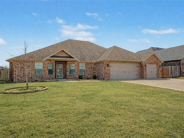 1220 Brandon Way , Bentonville, AR 72713