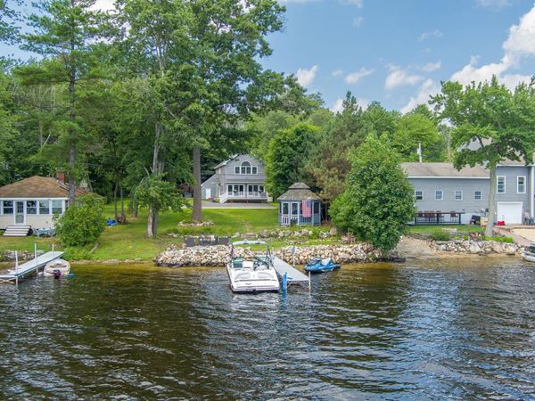 4 W Shore Drive, Sandown, NH 03873
