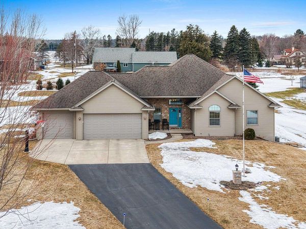 3405 HAWK RIDGE TRAIL, Green Bay, WI 54313