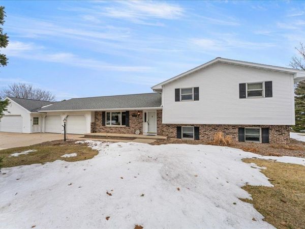 N8963 TERRACE LANE, Luxemburg, WI 54217