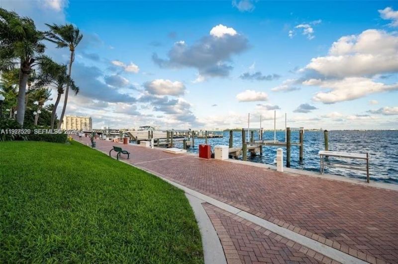 4000 Towerside Ter, Unit 2302, Miami, FL 33138 Photo