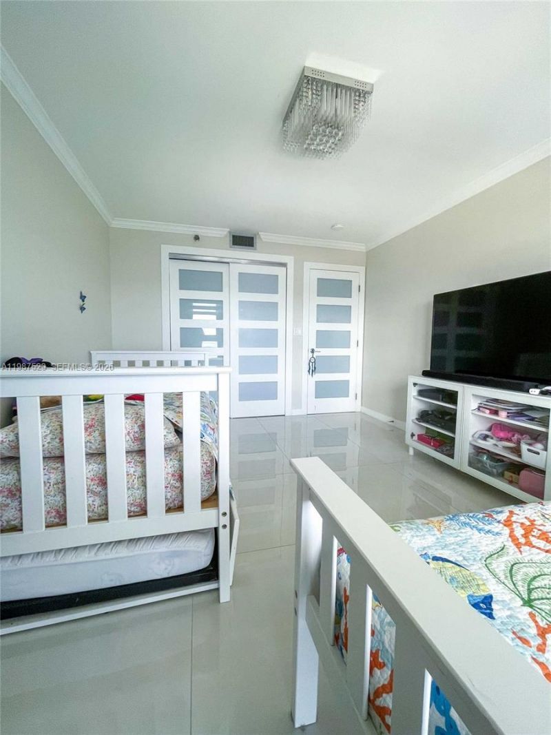 4000 Towerside Ter, Unit 2302, Miami, FL 33138 Photo