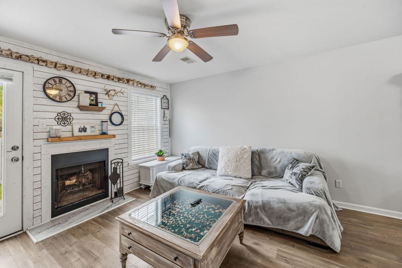 903 Reserve Way Photo 13