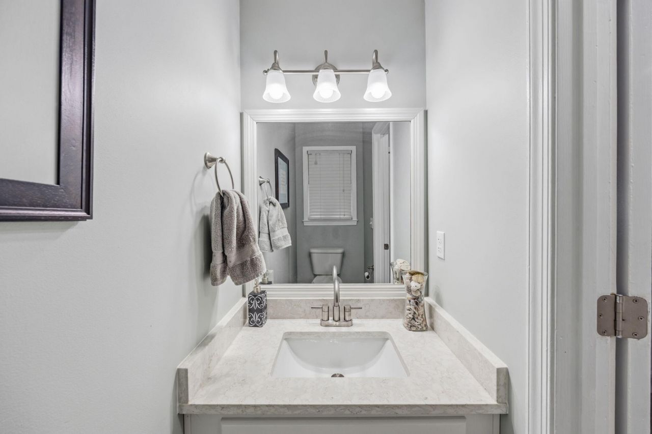 903 Reserve Way Photo 5