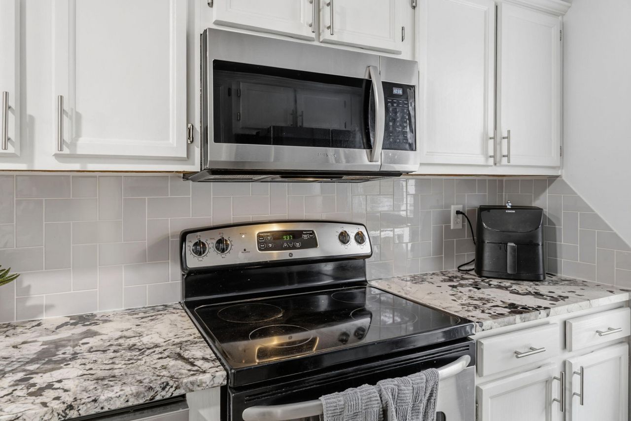 903 Reserve Way Photo 7