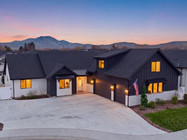 2590 E Mcintosh Ct, Emmett, ID 83617