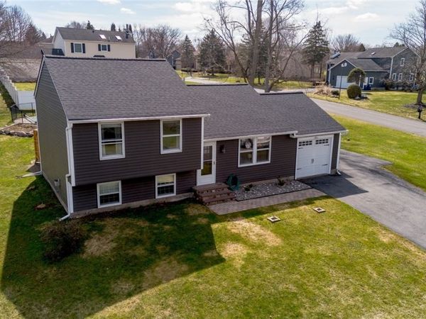 129 Bent Tree Lane , Baldwinsville, NY 13027