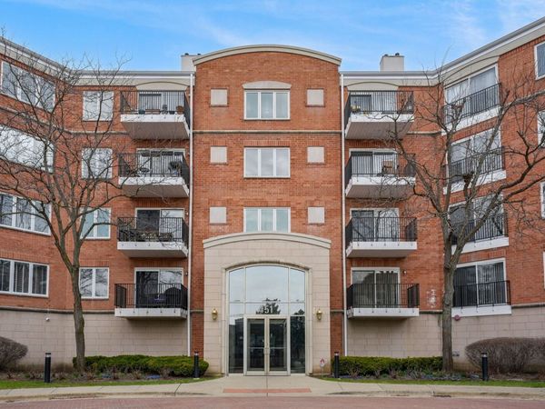 451 Town Place Circle , Unit 203, Buffalo Grove, IL 60089