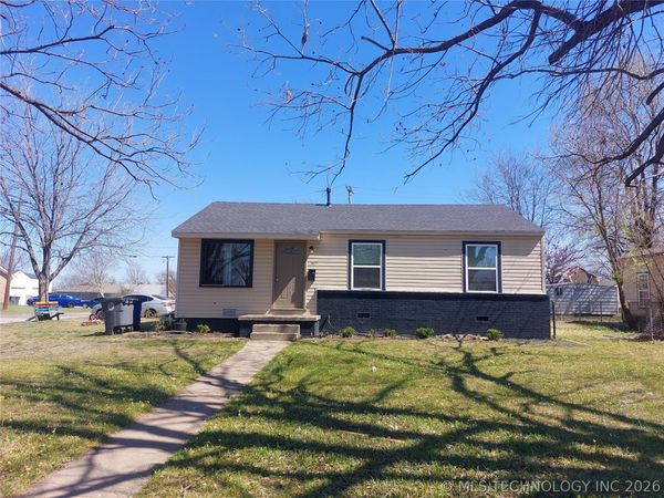 1055 N Canton Avenue , Tulsa, OK 74115