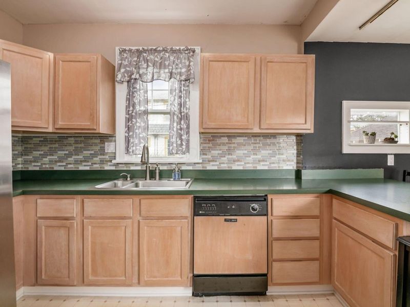 415 E Weber Road, Columbus, OH 43202 Photo 15