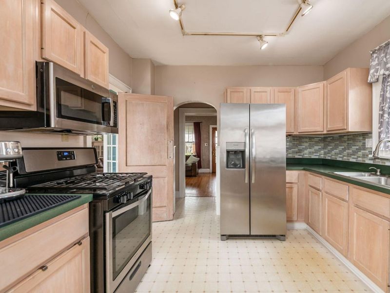 415 E Weber Road, Columbus, OH 43202 Photo 18