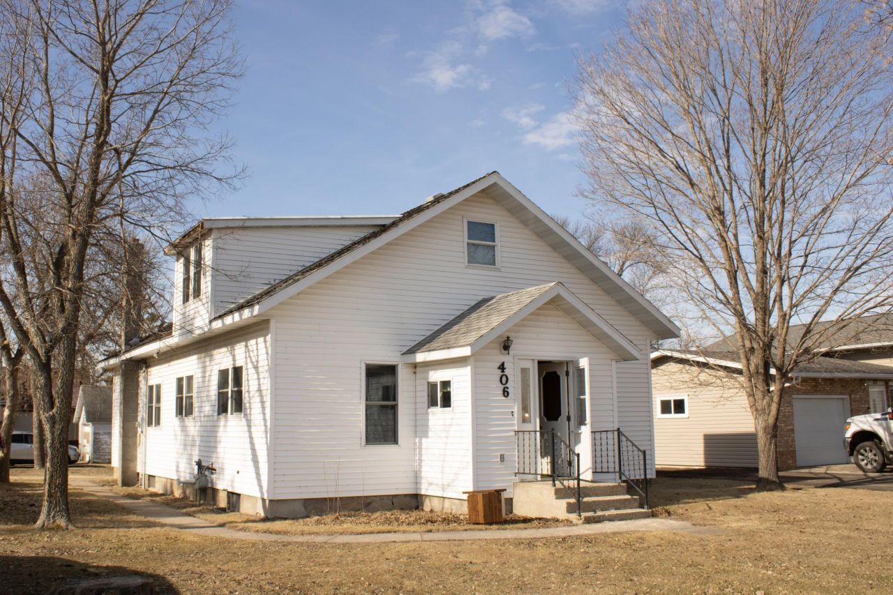 406 Balmoral Avenue, Henning, MN 56551 Main Photo