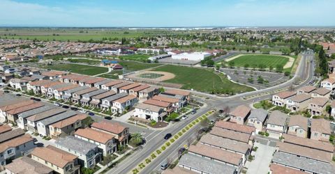 4466 Natomas Central Dr, Sacramento, CA 95834 Photo