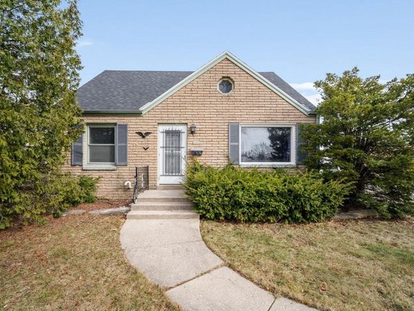 9402 W Cleveland AVENUE, West Allis, WI 53227