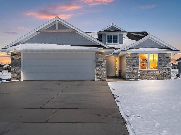 2555 WILLOW COURT, Green Bay, WI 54311