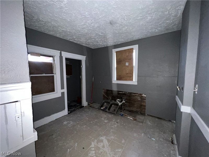 648 E 108th Street, Cleveland, OH 44108 Photo 11