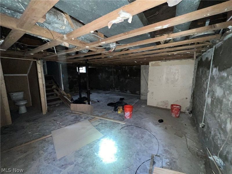 648 E 108th Street, Cleveland, OH 44108 Photo 33