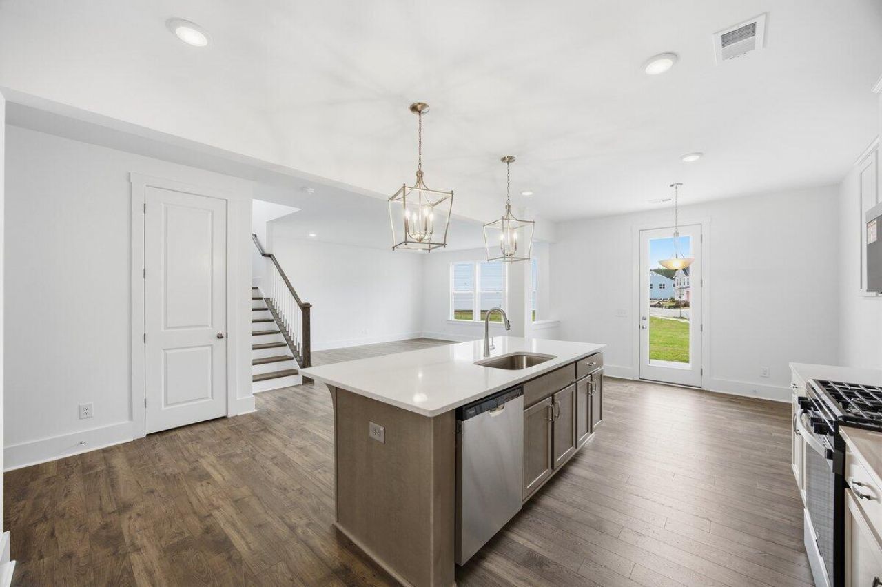 1039 Field Sparrow Drive Photo 5