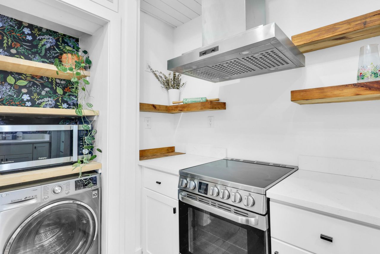 5 Carondolet Street Photo 10