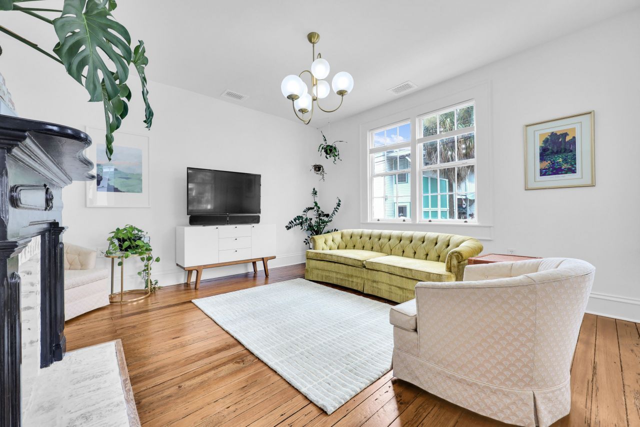 5 Carondolet Street Photo 4