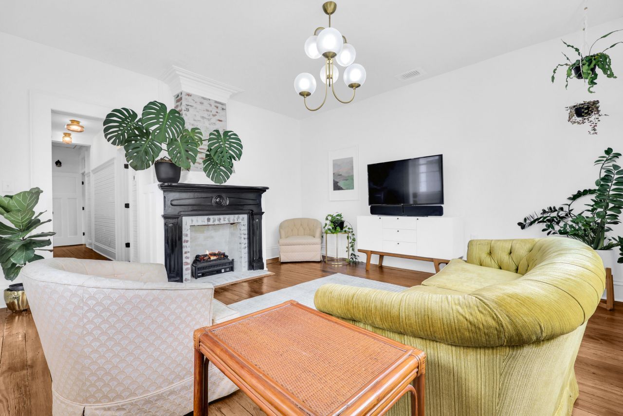 5 Carondolet Street Photo 5