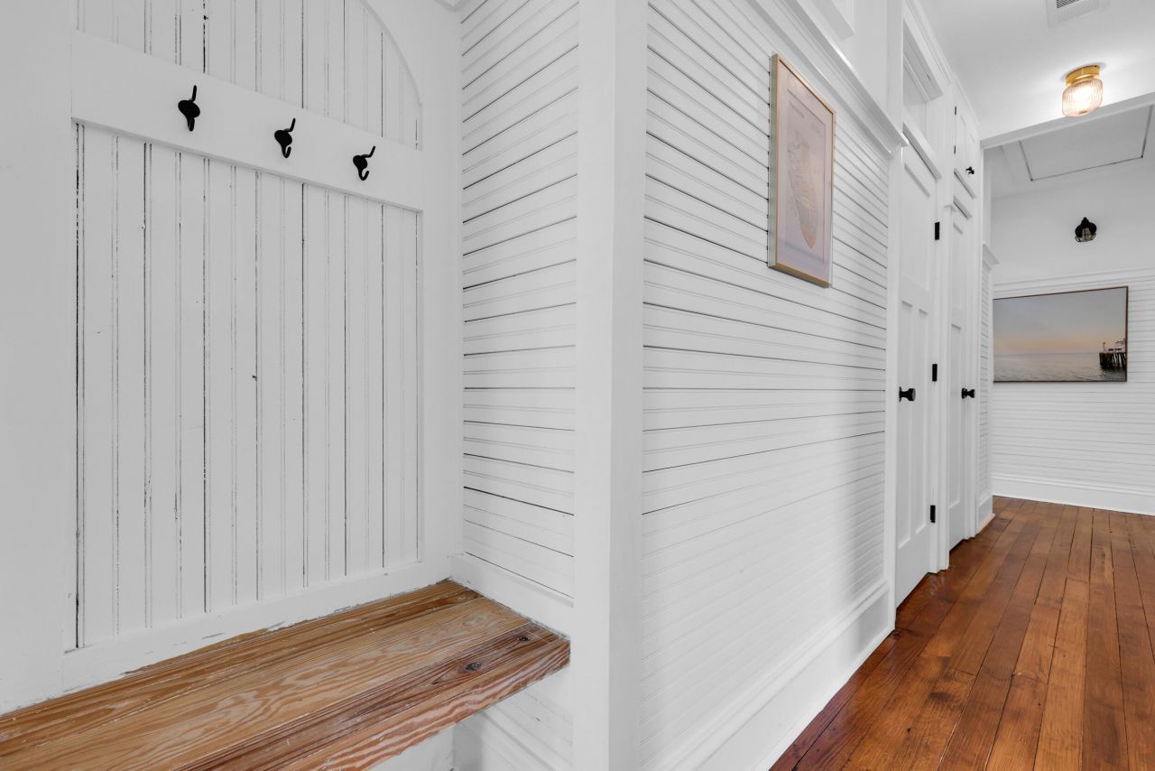 5 Carondolet Street Photo 8