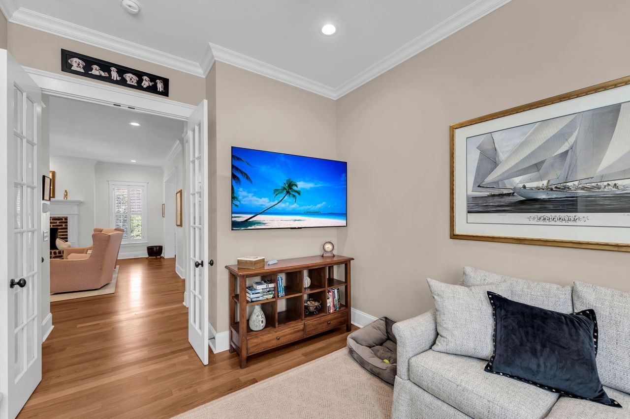 50 Hospitality Street Photo 20