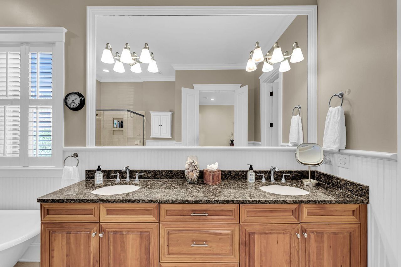 50 Hospitality Street Photo 33