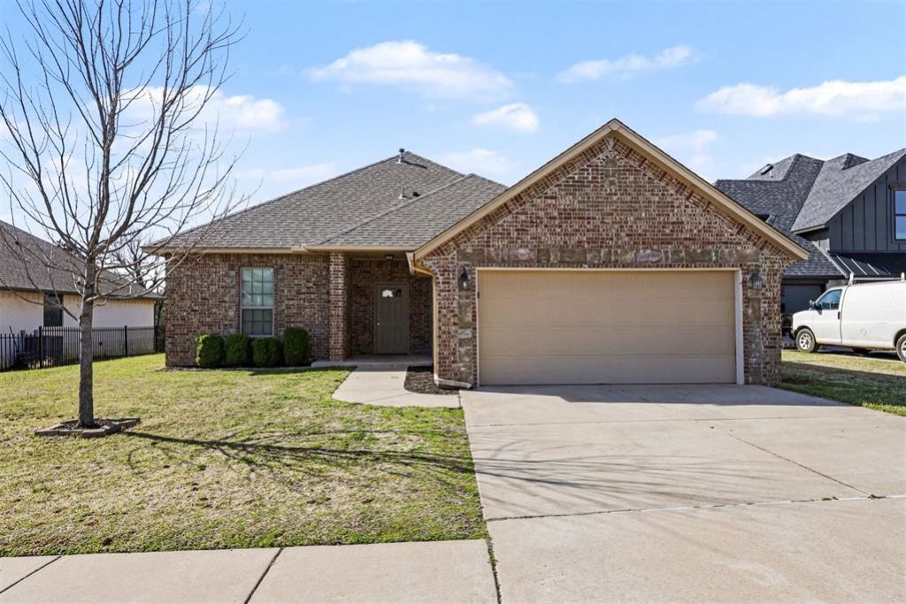 617 Irish Lane, Yukon, OK 73099 Main Photo