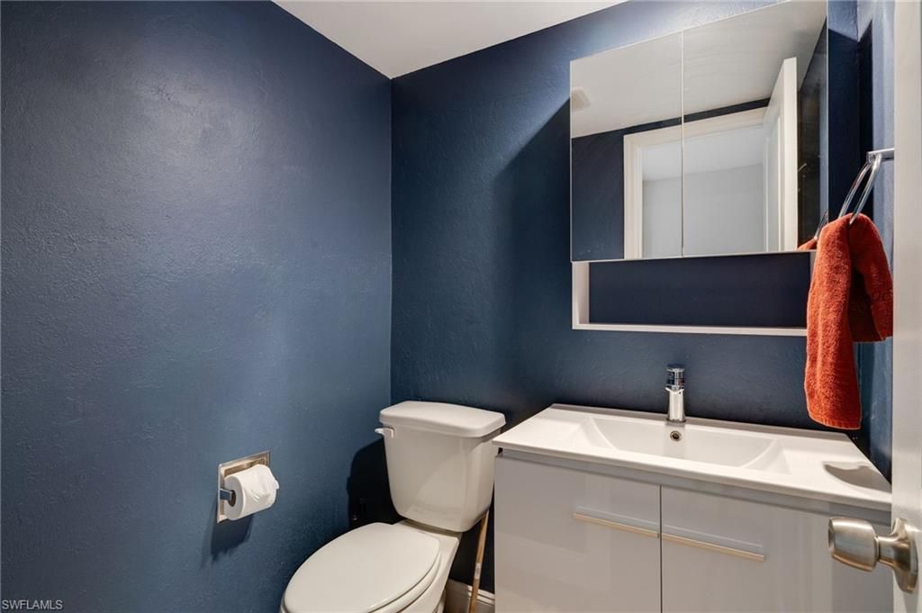 4039 Sandlewood Ln, Unit 4, Fort Myers, FL 33907 Photo