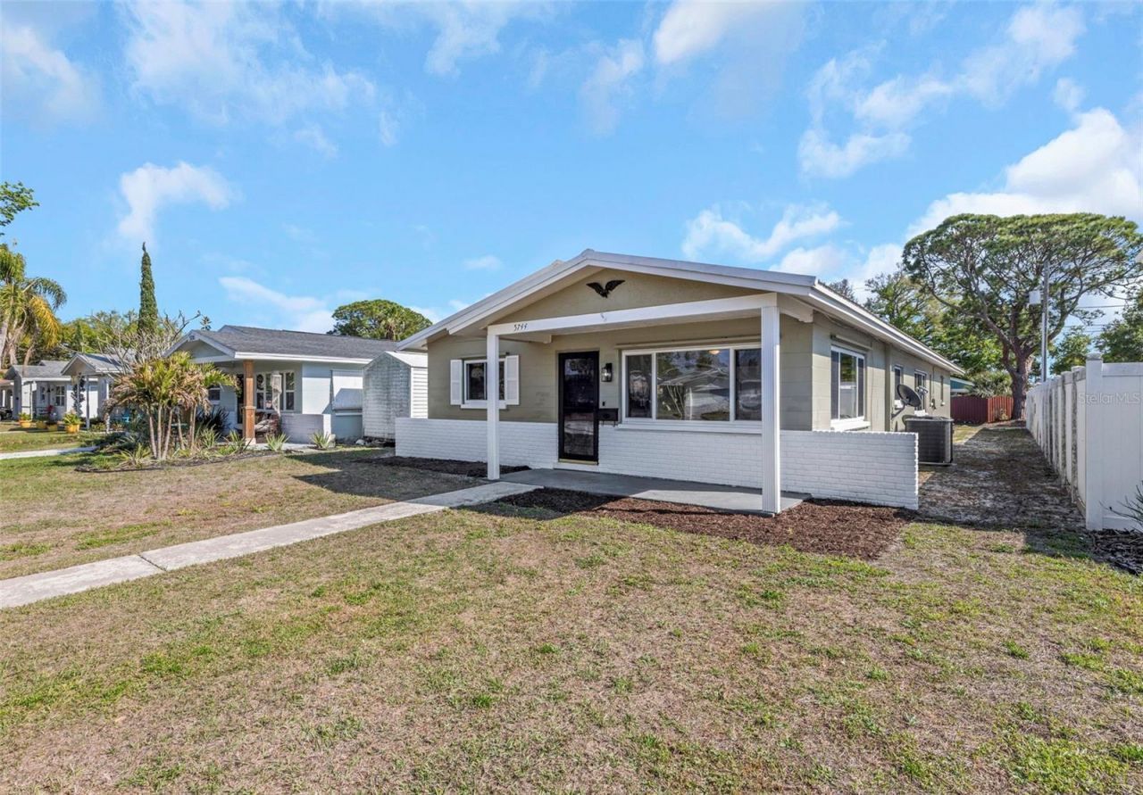 5744 17th Avenue N, Saint Petersburg, FL 33710 Photo
