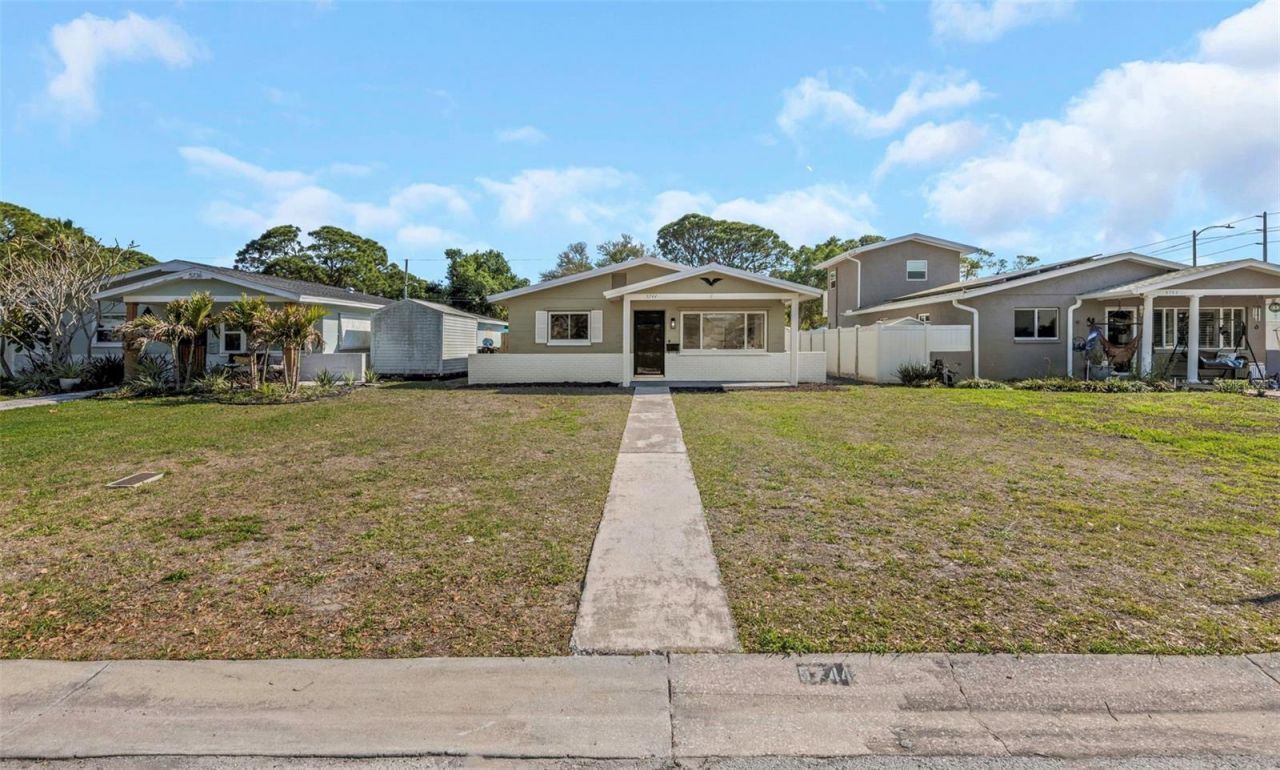 5744 17th Avenue N, Saint Petersburg, FL 33710 Photo