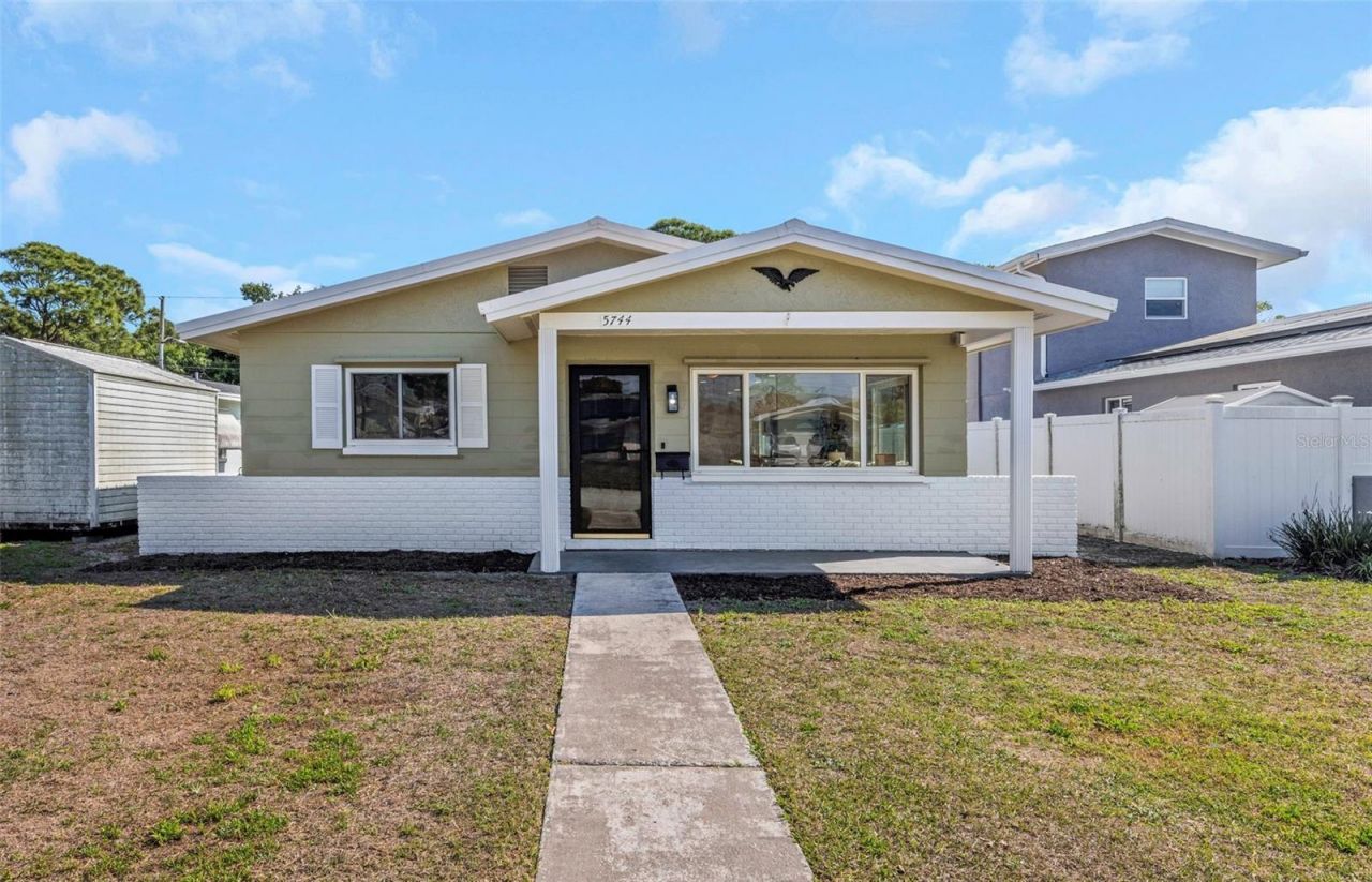 5744 17th Avenue N, Saint Petersburg, FL 33710 Photo