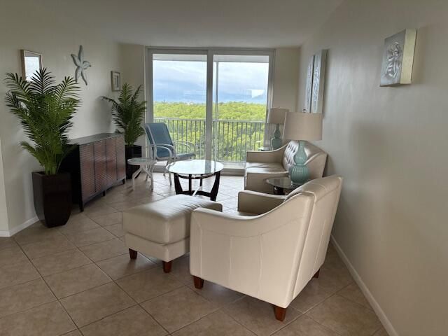 689 NE 6th Court, Unit 404, Boynton Beach, FL 33435 Photo