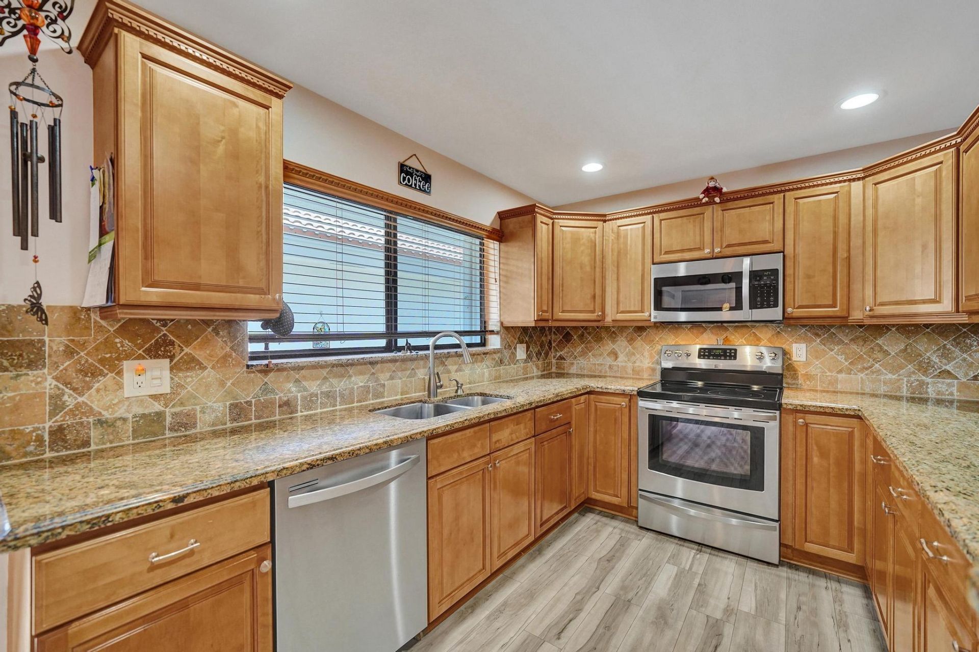 9355 NW 18th Drive, Plantation, FL 33322 Photo