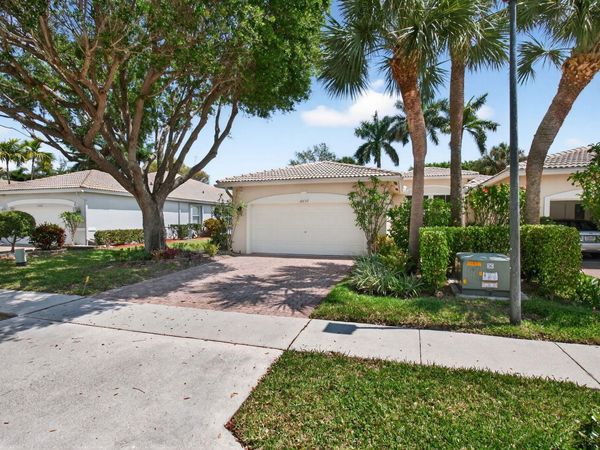 10732 Royal Caribbean Circle, Boynton Beach, FL 33437