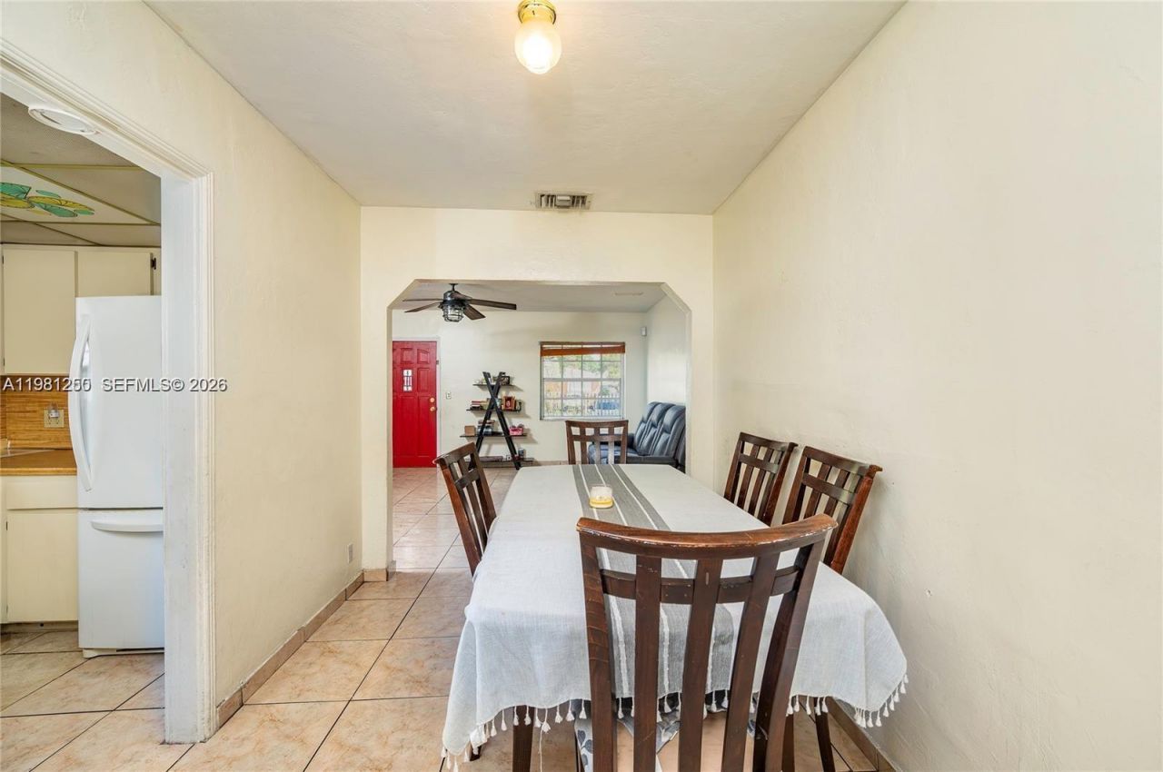 2610 NW 33rd St , Miami, FL 33142 Photo