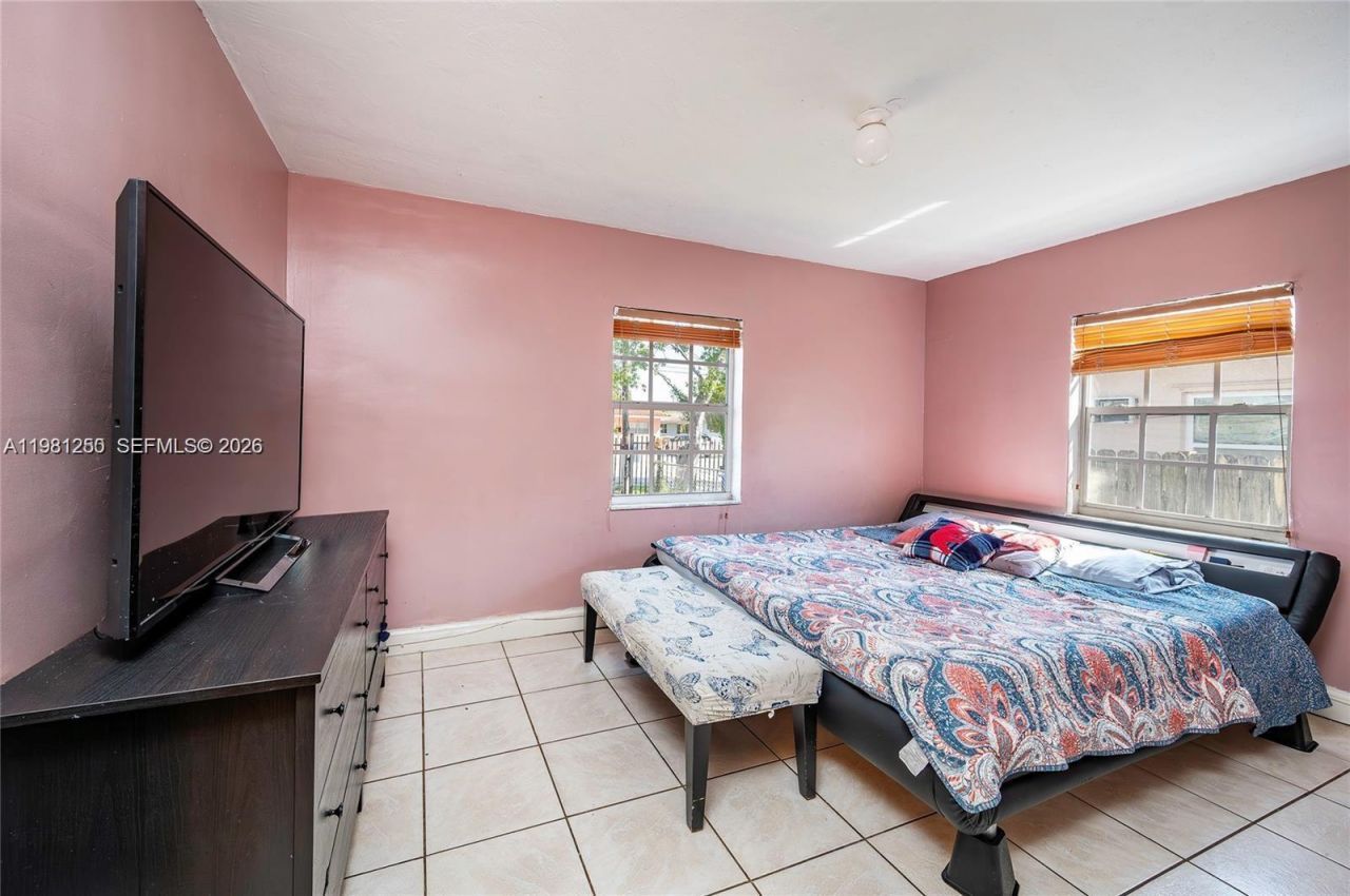 2610 NW 33rd St , Miami, FL 33142 Photo