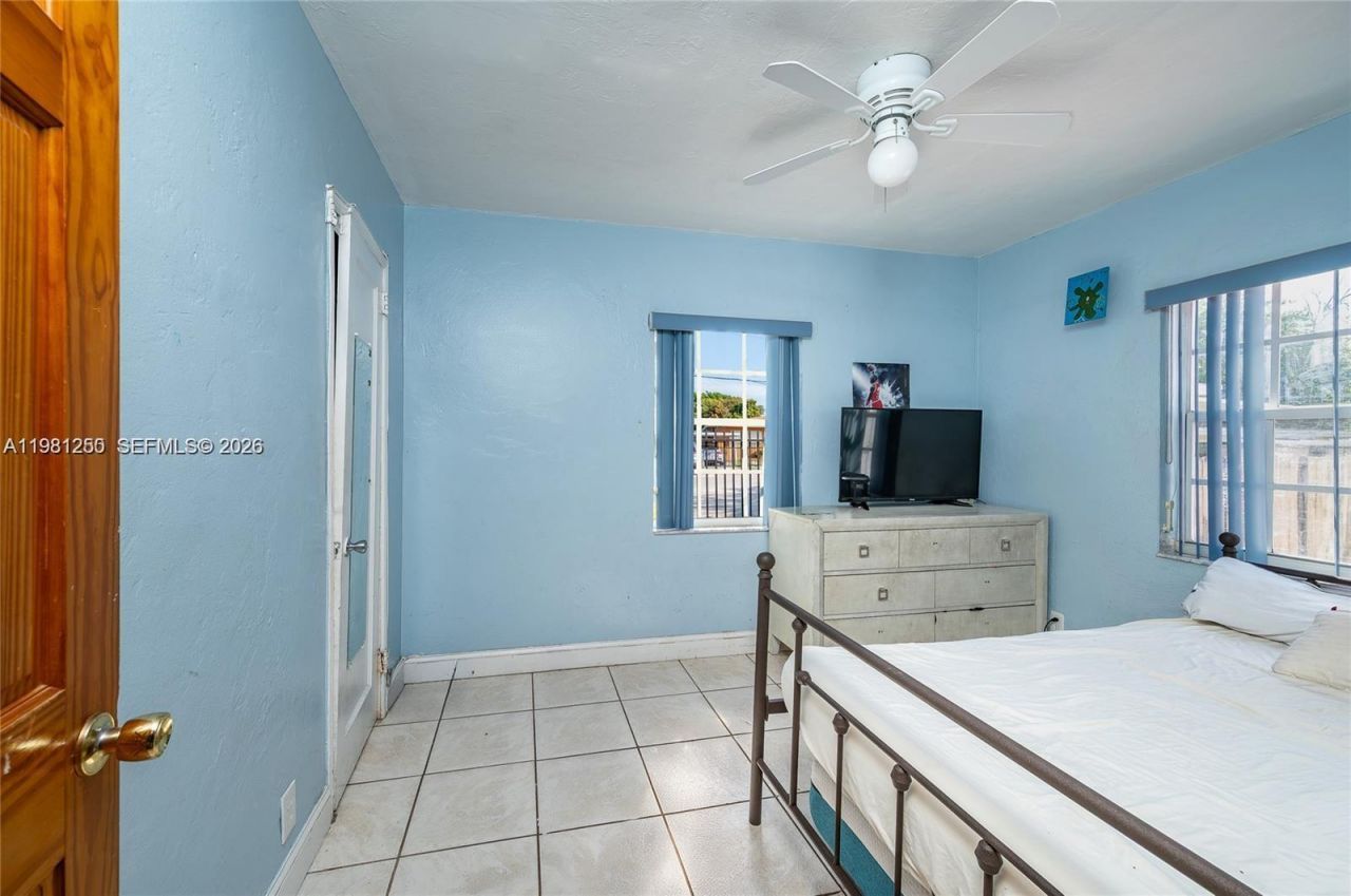 2610 NW 33rd St , Miami, FL 33142 Photo