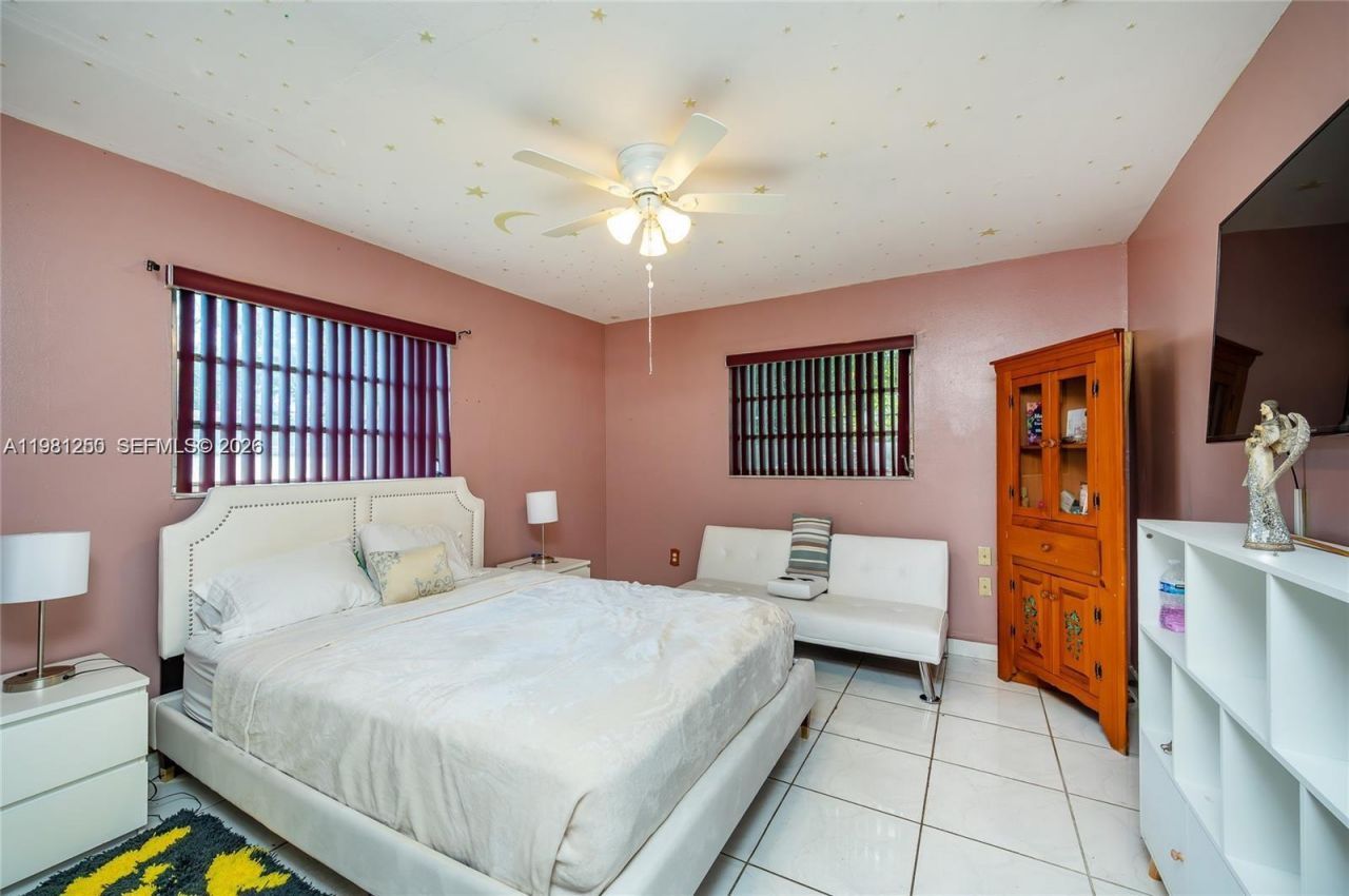 2610 NW 33rd St , Miami, FL 33142 Photo