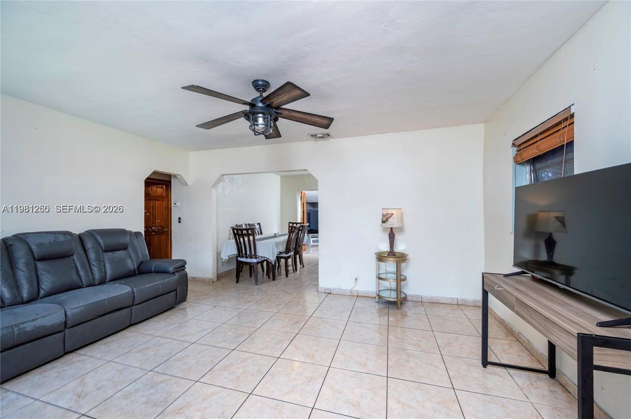 2610 NW 33rd St , Miami, FL 33142 Photo