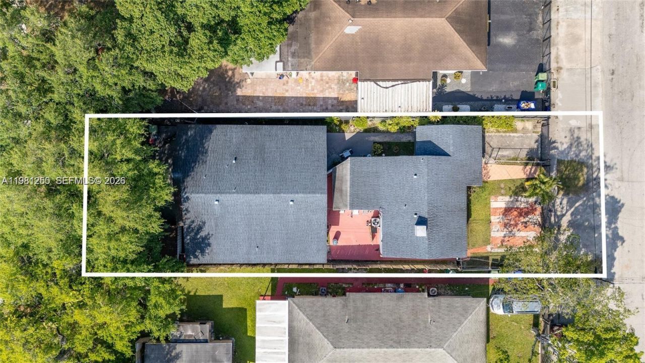 2610 NW 33rd St , Miami, FL 33142 Photo