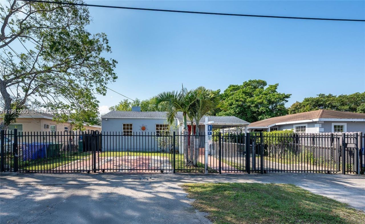 2610 NW 33rd St , Miami, FL 33142 Photo