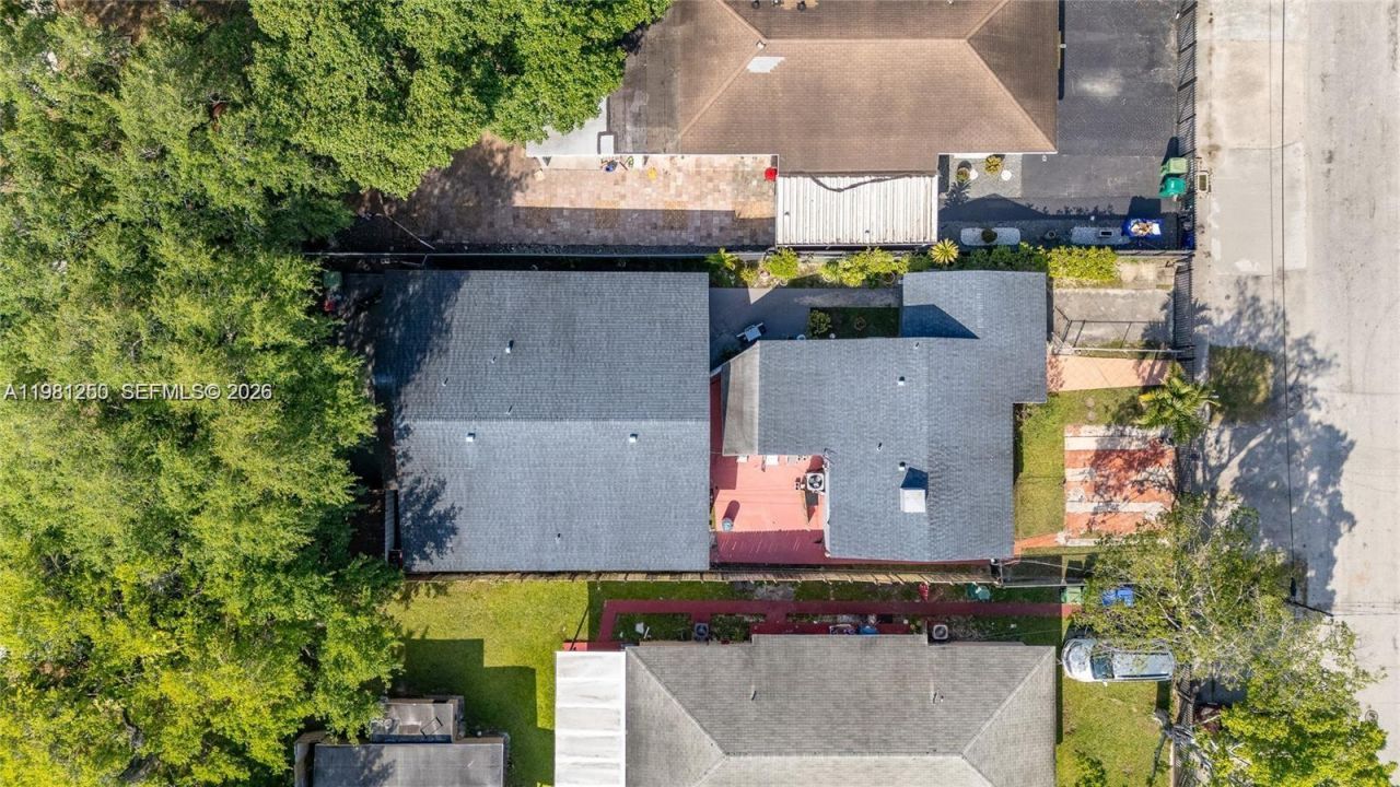 2610 NW 33rd St , Miami, FL 33142 Photo