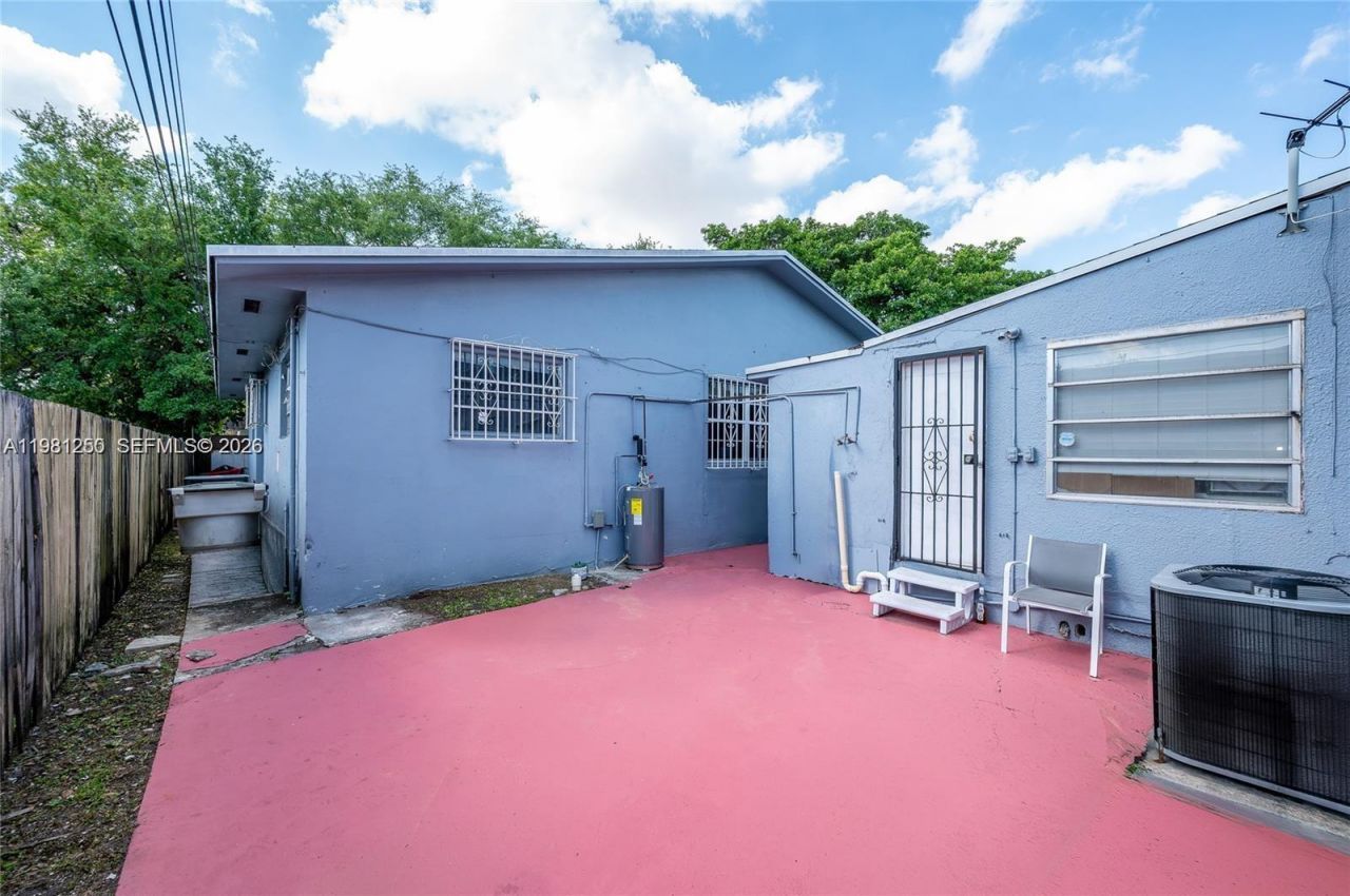 2610 NW 33rd St , Miami, FL 33142 Photo