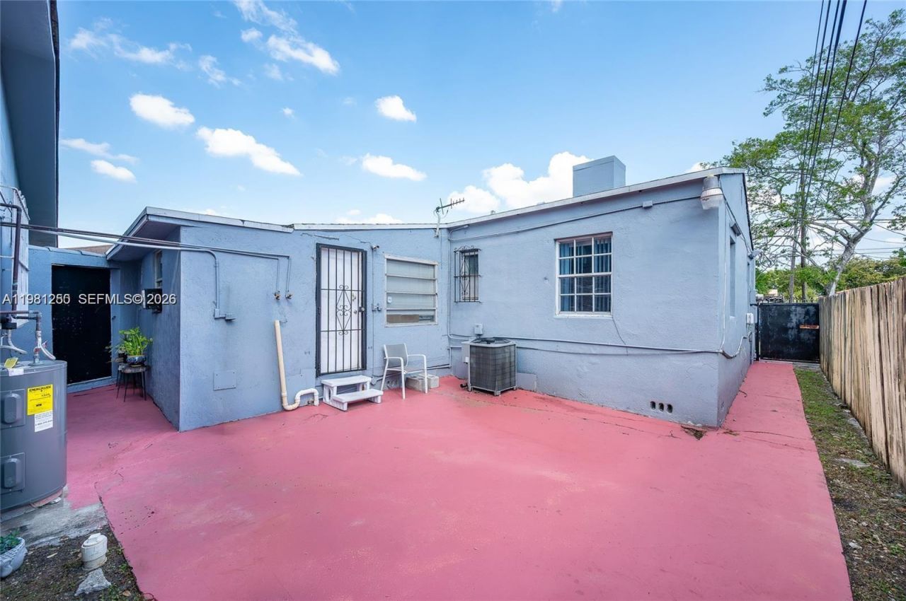 2610 NW 33rd St , Miami, FL 33142 Photo