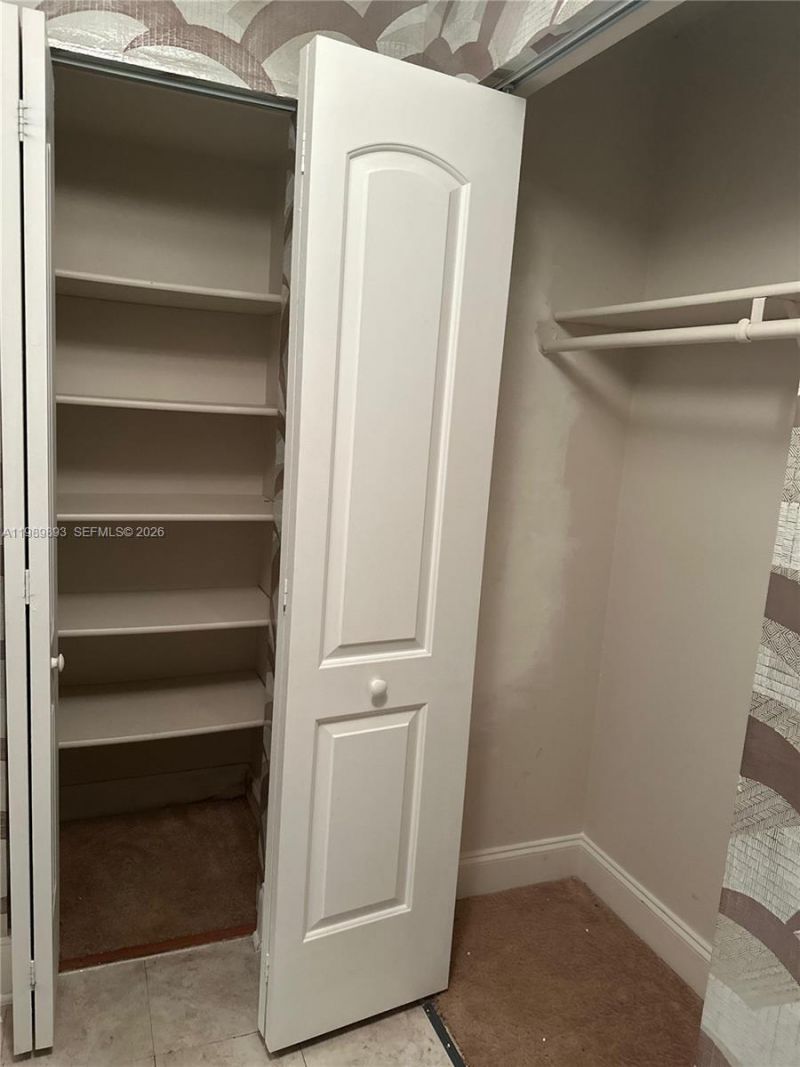 410 SE 2nd St , Unit 118, Hallandale Beach, FL 33009 Photo