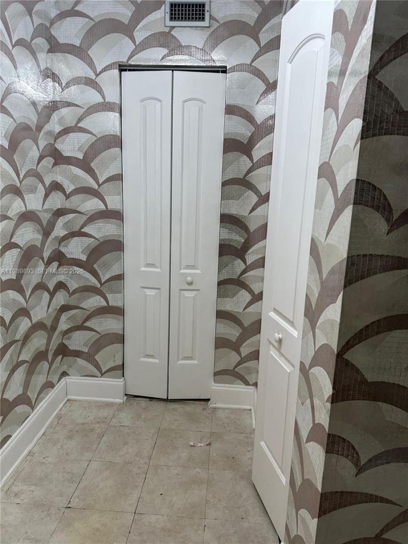 410 SE 2nd St , Unit 118, Hallandale Beach, FL 33009 Photo